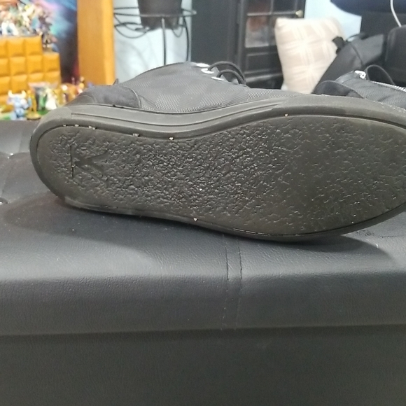 Shoes - Picture 5 of 8